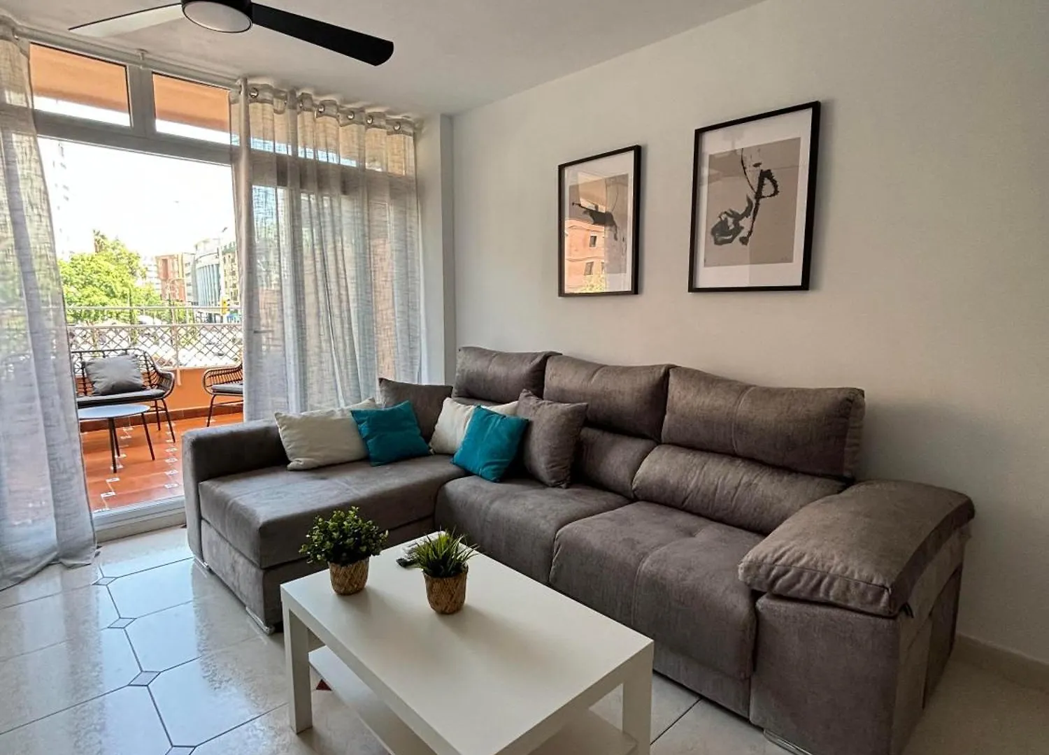Apartamento Piso Centrico Con Parking Privado Y Terraza Super Málaga 0*,