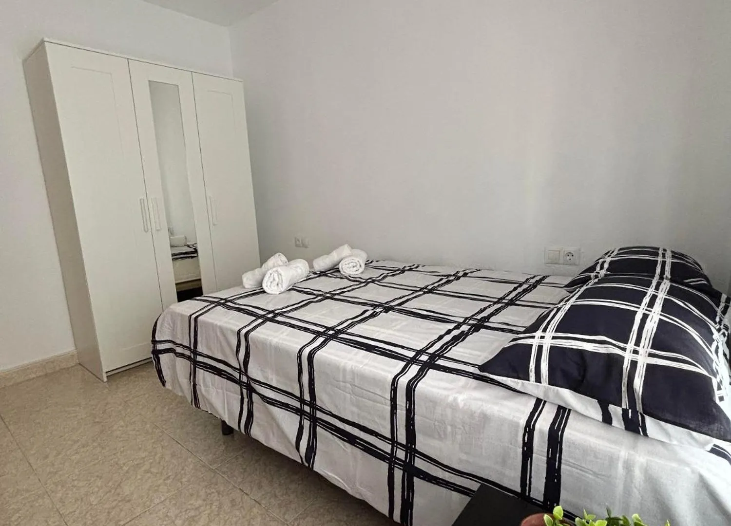 Apartamento Piso Centrico Con Parking Privado Y Terraza Super Málaga España